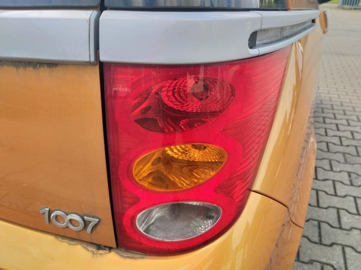 Peugeot 1007 original Rücklicht Rückleuchte Schlussleuchte rechts Bj.2005 Peugeot 1007 original Rücklicht Rückleuchte Schlussleuchte rechts Bj.2005